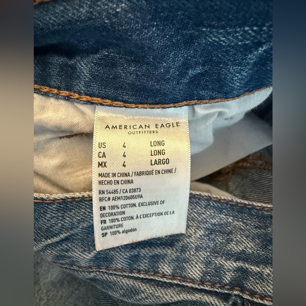 American Eagle Blue Relaxed Mom Jeans 4L - Picture 6 of 9